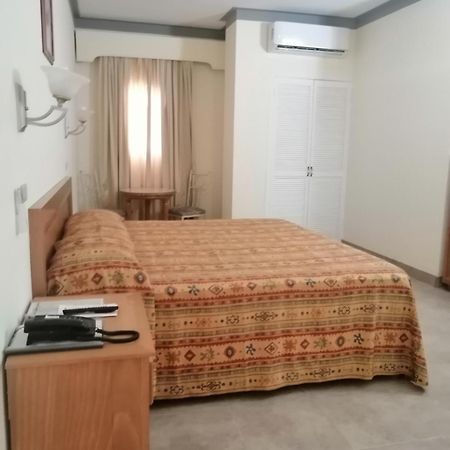 Hotel Astromundo Reynosa Bagian luar foto