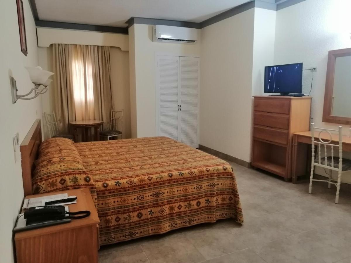 Hotel Astromundo Reynosa Bagian luar foto