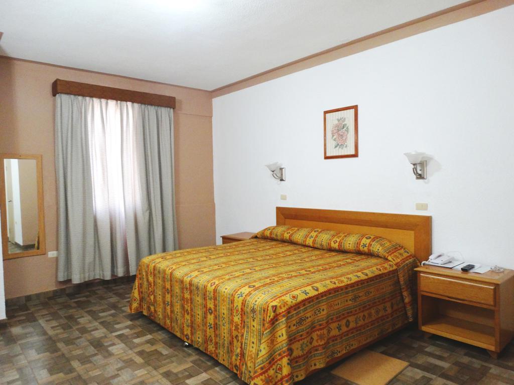 Hotel Astromundo Reynosa Bagian luar foto