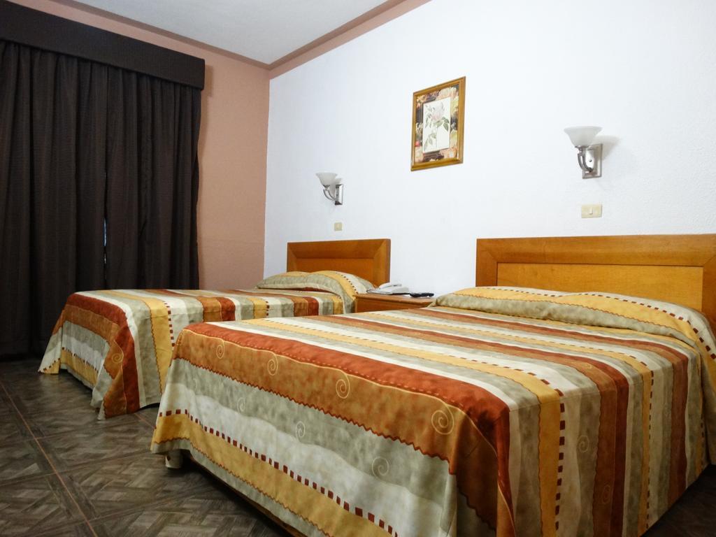 Hotel Astromundo Reynosa Bagian luar foto